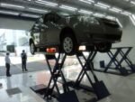 Ergonomic control console and power unit for the SP-7XEF automotive lift system