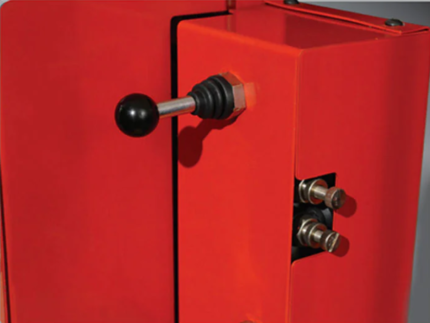 Close-up of the control handle on the QSP LM-500 tire lift used to operate the lifting mechanism