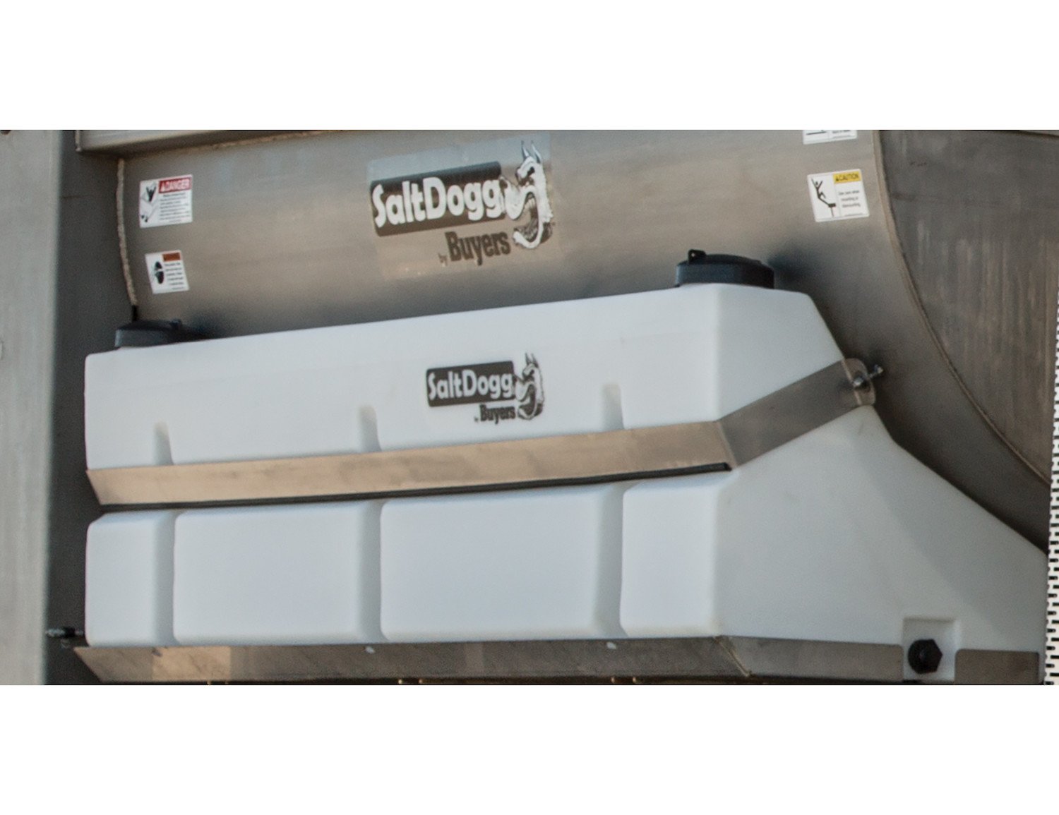 ls11.jpg Buyers Products LS11H Hydraulic Spray System with Cab Control and Two 160 Gallon Poly Reservoirs - Image 1